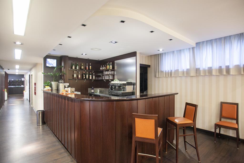 Hotel 2C Legnano Exteriör bild