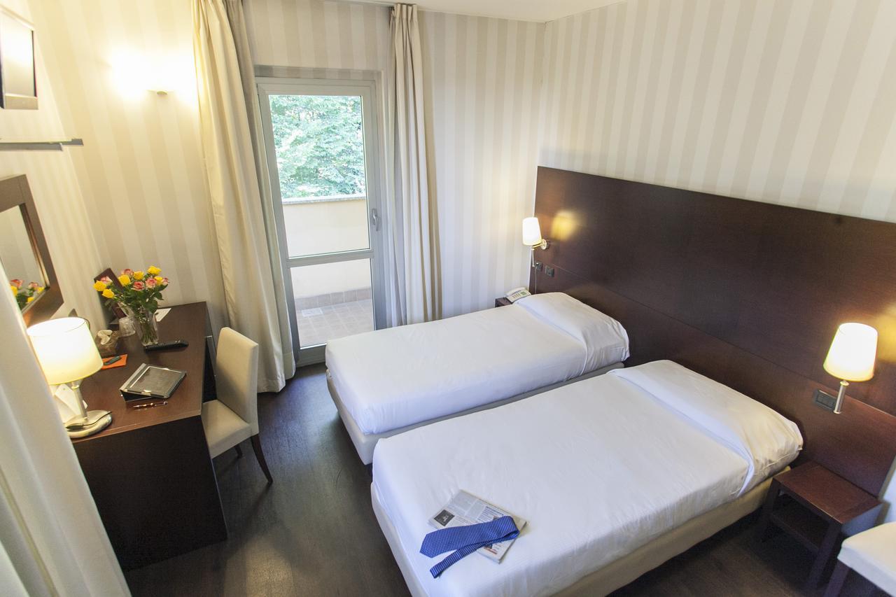 Hotel 2C Legnano Exteriör bild