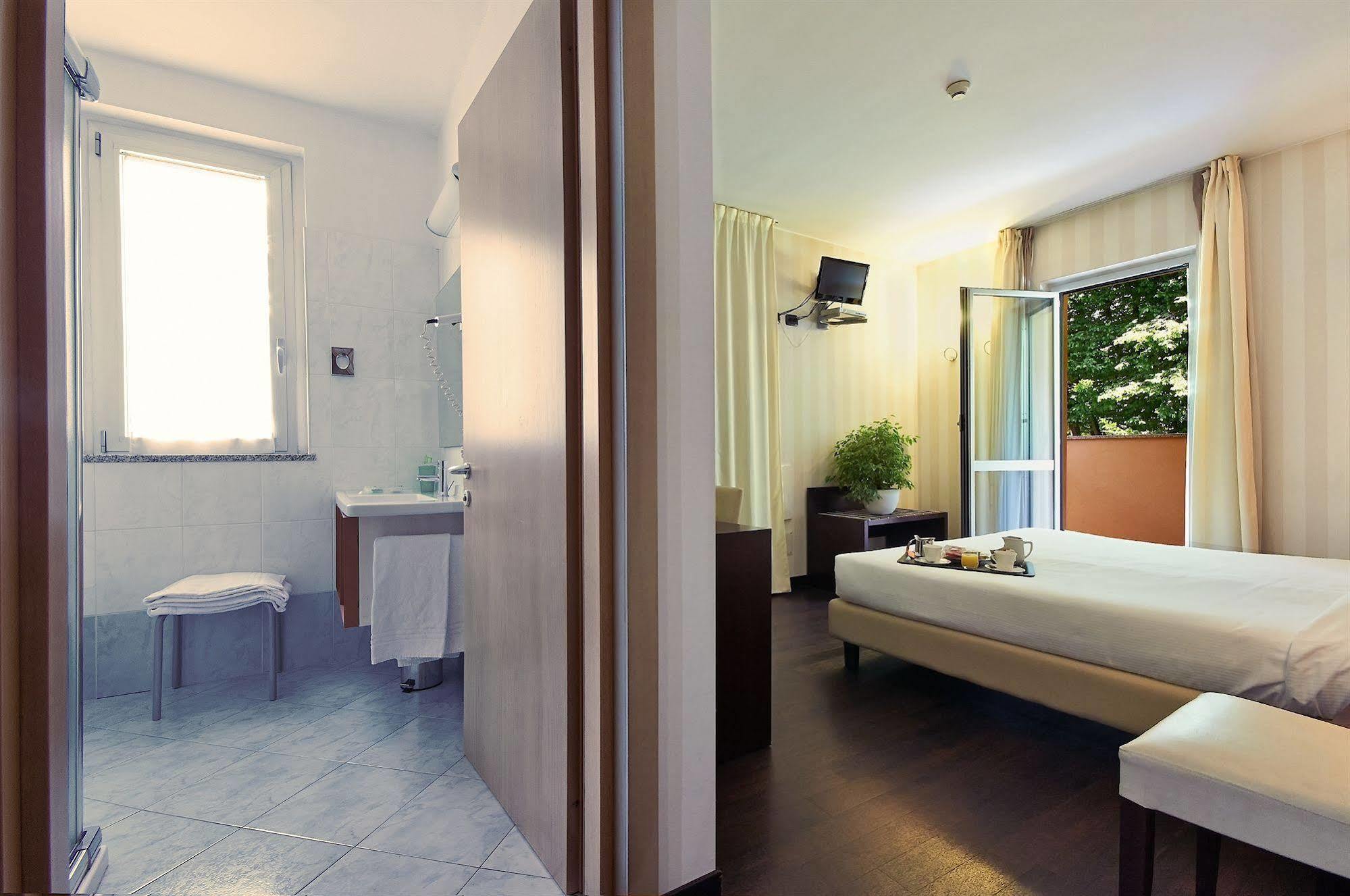 Hotel 2C Legnano Exteriör bild